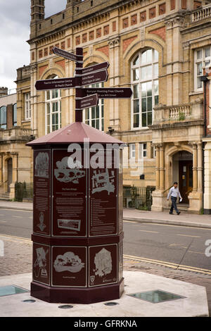 Royaume-uni, Angleterre, Bedford, Bedfordshire, St Paul's Square, informations touristiques sign Banque D'Images