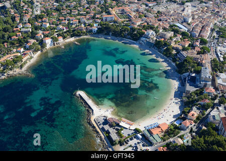 VUE AÉRIENNE.Anse de Renécros (Renecros Cove) à la station balnéaire de Bandol.Var, Provence, France. Banque D'Images