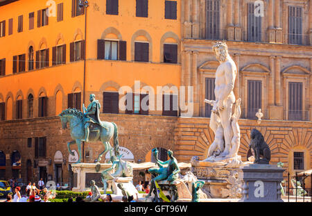 Vue de la fontaine de Neptune, oeuvre du sculpteur Bartolomeo Ammannati situé sur la Piazza della Signoria, Florence. ital Banque D'Images