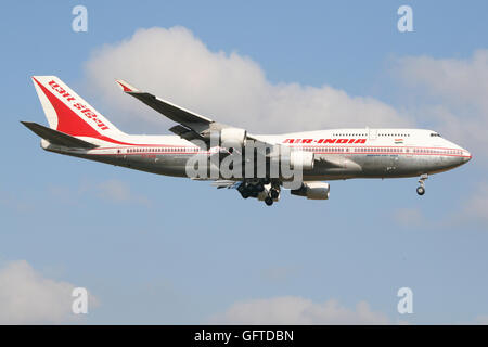 Frankurt/Allemagne 12 Mars 2012 : vieux Boeing 747 d'Air India à l'aéroport de Francfort. Banque D'Images