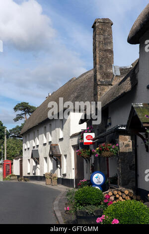 Bureau de poste du village, zone rurale,scolaire, brique, Dunsford, Dartmoor National Park, Devon, village, historique, à l'extérieur, l'éducation, c Banque D'Images