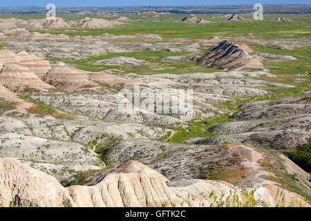 La vallée de la Rivière Blanche, Badlands National Park (Dakota du Sud). De l'oublier, on peut voir le rebord et des prairies au sud, w Banque D'Images