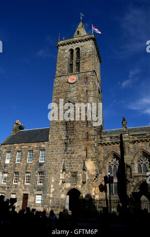 Flèche de la Chapelle St Salvator, St Andrews, avec flag flying Banque D'Images