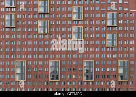 Motif répétitif. Détail de la fenêtre de résumé s'unir l'un logement étudiant, Stratford East London UK. Banque D'Images