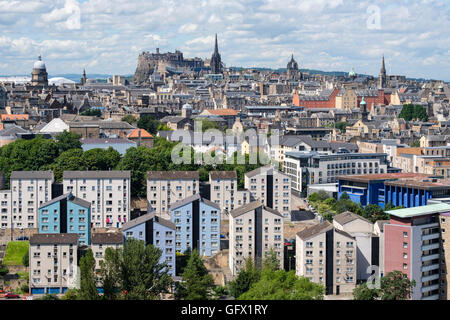 Toits de ville d'Edimbourg de Salisbury Crags en Ecosse Royaume-Uni Banque D'Images