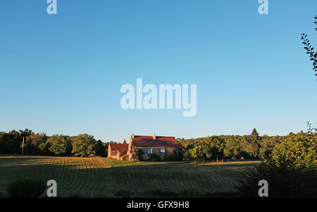 Ancienne propriété agricole transformée en une maison dans Lot région de France Europe Banque D'Images