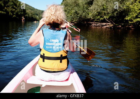 Canoë-kayak sur la rivière Dordogne Sud Ouest France Midi Pyrénées Banque D'Images