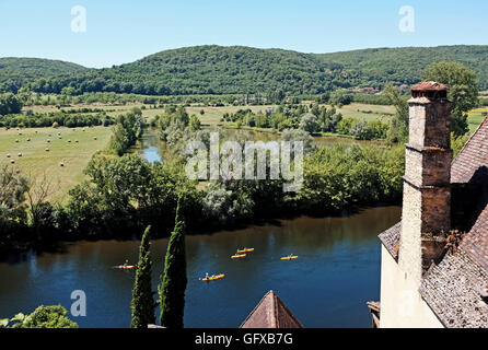 Beynac-et-Cazenac un beau village médiéval sur la Dordogne Sud-Ouest de la France Midi Pyrénées Banque D'Images