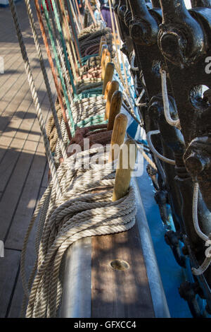 Détail des lignes sur le grand voilier Mir de la Russie à la course des grands voiliers, Lisbonne Banque D'Images