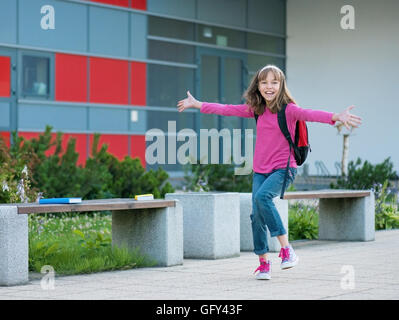 Retour à l'école de fille Banque D'Images