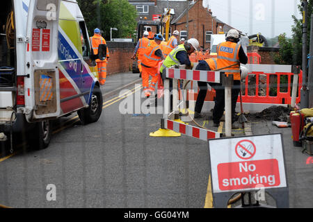 Network Rail sont sur les lieux d'un effondrement du pont de Grove Road barrow upon soar la ligne de chemin de fer est actuellement fermé services perturbant Banque D'Images