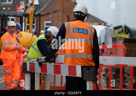 Network Rail sont sur les lieux d'un effondrement du pont de Grove Road barrow upon soar la ligne de chemin de fer est actuellement fermé services perturbant Banque D'Images