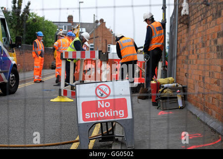 Network Rail sont sur les lieux d'un effondrement du pont de Grove Road barrow upon soar la ligne de chemin de fer est actuellement fermé services perturbant Banque D'Images