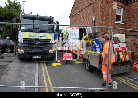 Network Rail sont sur les lieux d'un effondrement du pont de Grove Road barrow upon soar la ligne de chemin de fer est actuellement fermé services perturbant Banque D'Images