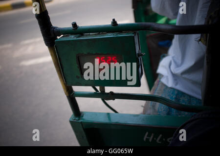 New Delhi, Inde. 9 mai, 2013. Image - Fichier auto rickshaw taximètre par les rues de New Delhi © Jordi Boixareu/ZUMA/Alamy Fil Live News Banque D'Images