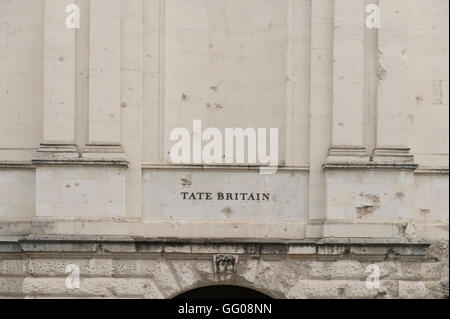 La Tate Britain, Londres, Royaume-Uni. 3 août 2016. Peintures emblématiques par JMW Turner accueil retour à la Tate Britain pour un nouveau système d'affichage à la suite d'une tournée internationale au Royaume-Uni, aux Etats-Unis et au Canada dans le cadre de l'exposition : à la fin de l'EY Turner - peinture en liberté. L'ensemble de la collection Turner est aussi rehung dans la Clore Gallery de la Tate Britain. Credit : artsimages/Alamy Live News. Banque D'Images