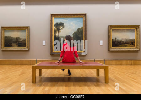 Londres, Royaume-Uni. 3 Août, 2016. Traverser le ruisseau (c) - Œuvres de JMW Turner, qui sont rentrés chez eux à la clore Gallery de la Tate Britain à la suite d'une importante tournée internationale à l'USA et Canada. Les points forts : le château de Norham - Lever du soleil : une peinture de la fin de la carrière de Turner, montrant une vision de l'atmosphère du paysage britannique baigné de soleil ; la paix - enterrement en mer : iend, l'artiste David Wilkie ; et l'Dogano, San Giorgio : une belle fin de la peinture du grand Venise reflète l'architecture Crédit : Guy Bell/Alamy Live News Banque D'Images