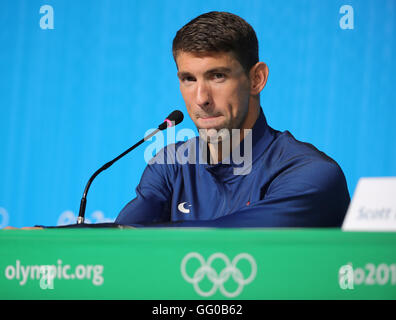 Rio de Janeiro, Brésil. 3e août 2016. Michael Phelps (USA), est perçu au cours de la conférence de presse de l'équipe américaine à la MPC (Centre de presse) à l'Olympic Park Barra avant les Jeux Olympiques de Rio 2016 à Rio de Janeiro, Brésil, 3 août 2016. Les Jeux Olympiques de Rio 2016 se tiendra du 05 au 21 août. Photo : Michael Kappeler/dpa/Alamy Live News Banque D'Images