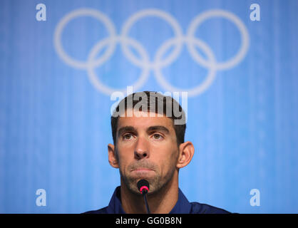 Rio de Janeiro, Brésil. 3e août 2016. Michael Phelps (USA), est perçu au cours de la conférence de presse de l'équipe américaine à la MPC (Centre de presse) à l'Olympic Park Barra avant les Jeux Olympiques de Rio 2016 à Rio de Janeiro, Brésil, 3 août 2016. Les Jeux Olympiques de Rio 2016 se tiendra du 05 au 21 août. Photo : Michael Kappeler/dpa/Alamy Live News Banque D'Images