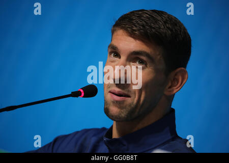 Rio de Janeiro, Brésil. 3e août 2016. Michael Phelps (USA), est perçu au cours de la conférence de presse de l'équipe américaine à la MPC (Centre de presse) à l'Olympic Park Barra avant les Jeux Olympiques de Rio 2016 à Rio de Janeiro, Brésil, 3 août 2016. Les Jeux Olympiques de Rio 2016 se tiendra du 05 au 21 août. Photo : Michael Kappeler/dpa/Alamy Live News Banque D'Images