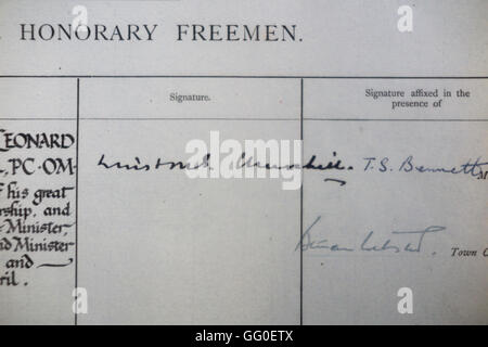 Manuscrit / signature de (fin) Le Très Honorable Sir Winston Churchill MP, KG OM CH FRS DL TD RA, à Worcester Guildhall UK Banque D'Images