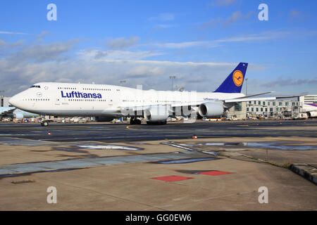 Francfort/Allemagne 8 Juin 2008 : Boeing 748 de Lufthansa à l'aéroport de Francfort Banque D'Images