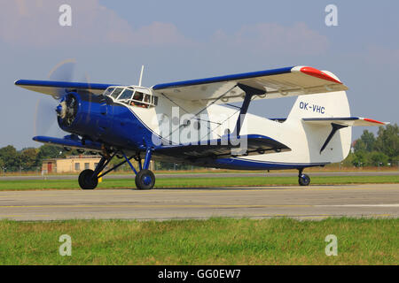 HRADEC KRALOVE, RÉPUBLIQUE TCHÈQUE - 5 SEPTEMBRE : Antonov An2 à Czech International Air Fest Air Show. Banque D'Images