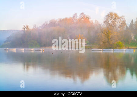 À Misty Lake Départment à Arundel Banque D'Images