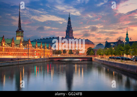 Copenhague. image de Copenhague, Danemark, pendant le crépuscule heure bleue. Banque D'Images