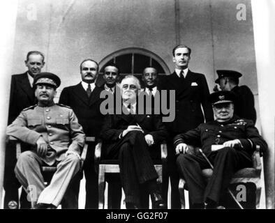 L-R Joseph Staline, Franklin D.Roosevelt et Winston Churchill vu au ...