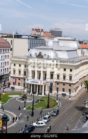 Le Théâtre National Slovaque et l'opéra historique en construction (Hviezdoslavovo námestie place Hviezdoslavovo), Bratislava, Banque D'Images