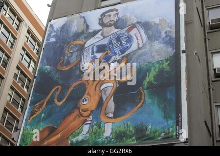 Je suis Pabst et je lutte un calmar géant. Fresque à Portland, Oregon, USA Banque D'Images