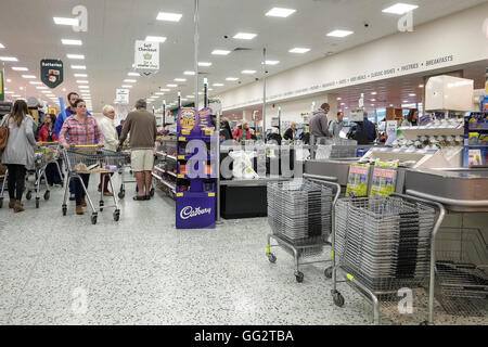 L'intérieur d'un supermarché Morrisons. Banque D'Images