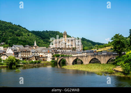 Estaing, étiqueté Les Plus Beaux Villages de France, vallée du Lot, Aveyron, Midi-Pyrénées, France Banque D'Images