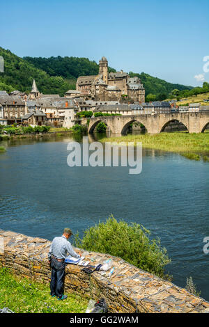 Estaing, étiqueté Les Plus Beaux Villages de France, vallée du Lot, Aveyron, Midi-Pyrénées, France Banque D'Images