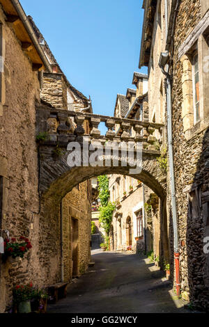 Estaing, étiqueté Les Plus Beaux Villages de France, vallée du Lot, Aveyron, Midi-Pyrénées, France Banque D'Images