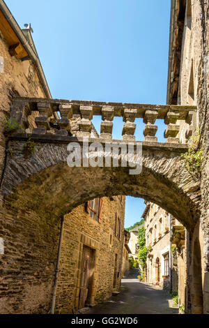 Estaing, étiqueté Les Plus Beaux Villages de France, vallée du Lot, Aveyron, Midi-Pyrénées, France Banque D'Images