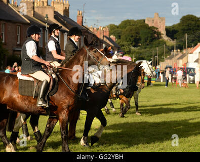 La première semaine civique Coldstream d Rideouts est de Norham où James IV a pris le château de Norham avant sa défaite à Flodden en 1513 Banque D'Images