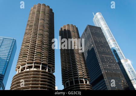 Gratte-ciel de Chicago avec le Marina City, IBM et Trump Tower Hotel. Banque D'Images