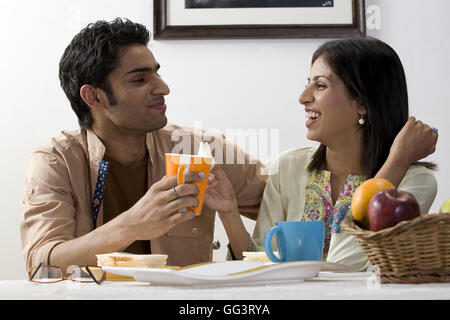 Couple having breakfast Banque D'Images