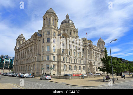 Le port de Liverpool Building, Pier Head, Liverpool, Merseyside, England, UK. Banque D'Images