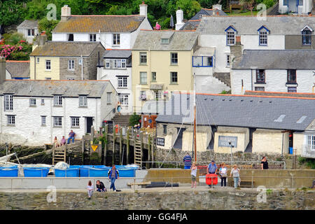 Port de Polperro à Cornwall est l'un des plus jolis villages de pêcheurs et les comtés des destinations touristiques les plus populaires. Banque D'Images