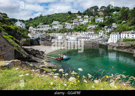 Port de Polperro à Cornwall est l'un des plus jolis villages de pêcheurs et les comtés des destinations touristiques les plus populaires. Banque D'Images