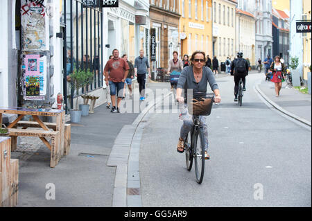 Les cyclistes et les piétons, Mejlgade, Aarhus Banque D'Images