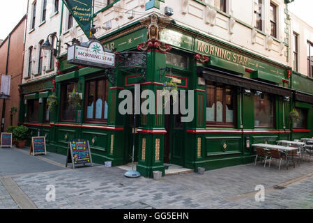 Pub étoile le matin, Belfast Banque D'Images