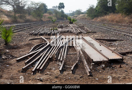 Voie supplémentaire à Bagan Myanmar ou de la gare de train Banque D'Images