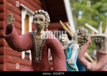 Les sculptures de l'artiste autodidacte Veijo Ronkkonen 1944-2010 (Finlande) - 11 mai 2016 : Patsaspuisto (forêt Mystique) Banque D'Images