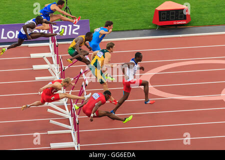 Concurrents dans Men's 110m haies haies claire demi-finale, stade de Londres en 2012, Jeux Olympiques d'été, Londres, Angleterre, Royaume-Uni Banque D'Images