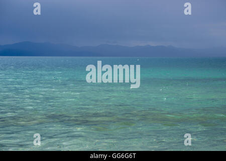 Temps de pluie sur le lac Sevan en Arménie Banque D'Images