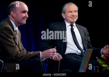 Alan Sugar seigneur parlant à la British Library Banque D'Images